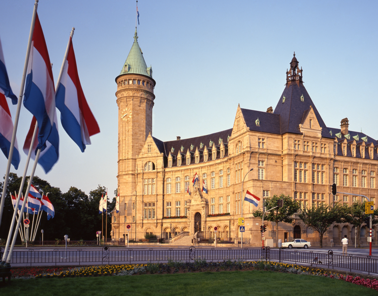 csm_1_place_de_metz_drapeaux_5feff3671e